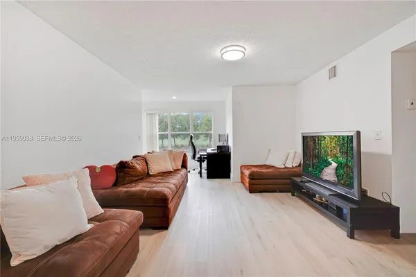 $2,300 | 437 Vista Isles Drive, Unit 2217, Sunrise, FL 33325