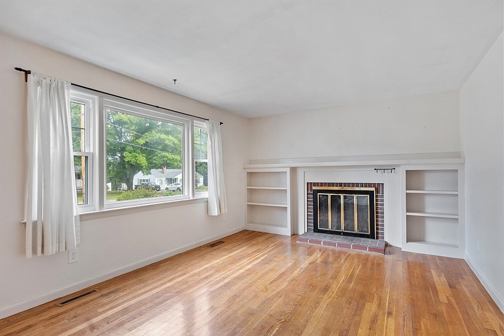 17 Harriman Road Hudson, MA 01749 - Photo 6 of 38 Gallery Image 6