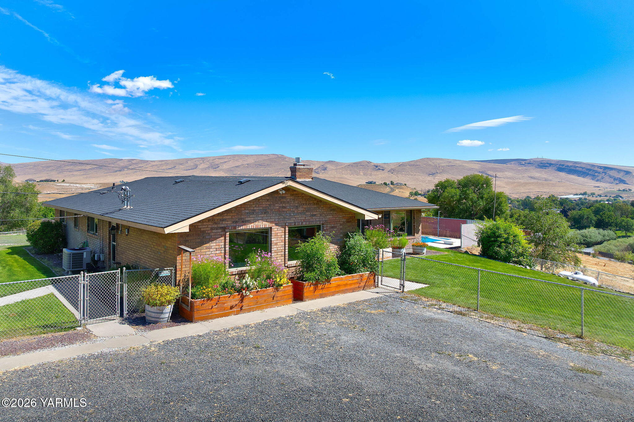 261 Westridge Road Selah, WA 98942 - Photo 6 of 31 Ample Parking