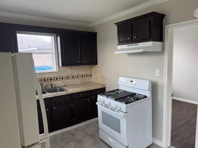 2516 Berry Street Houston, TX 77004 - Photo 8 of 13 Kitchen