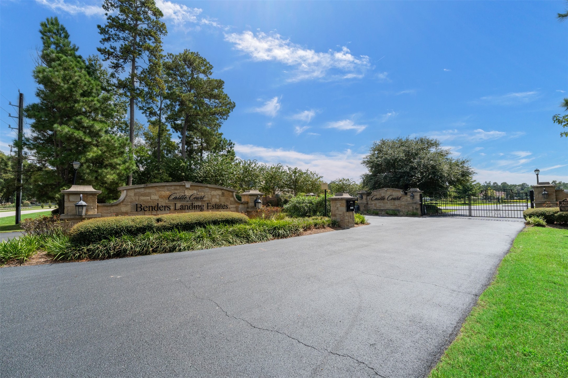 3932 Windsor Mist Lane Spring, TX 77386 - Photo 8 of 50 Exclusive gated section of Benders Landing.