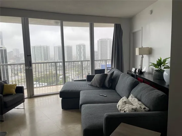 $549,900 | 1750 North Bayshore Drive, Unit 2814, Miami, FL 33132
