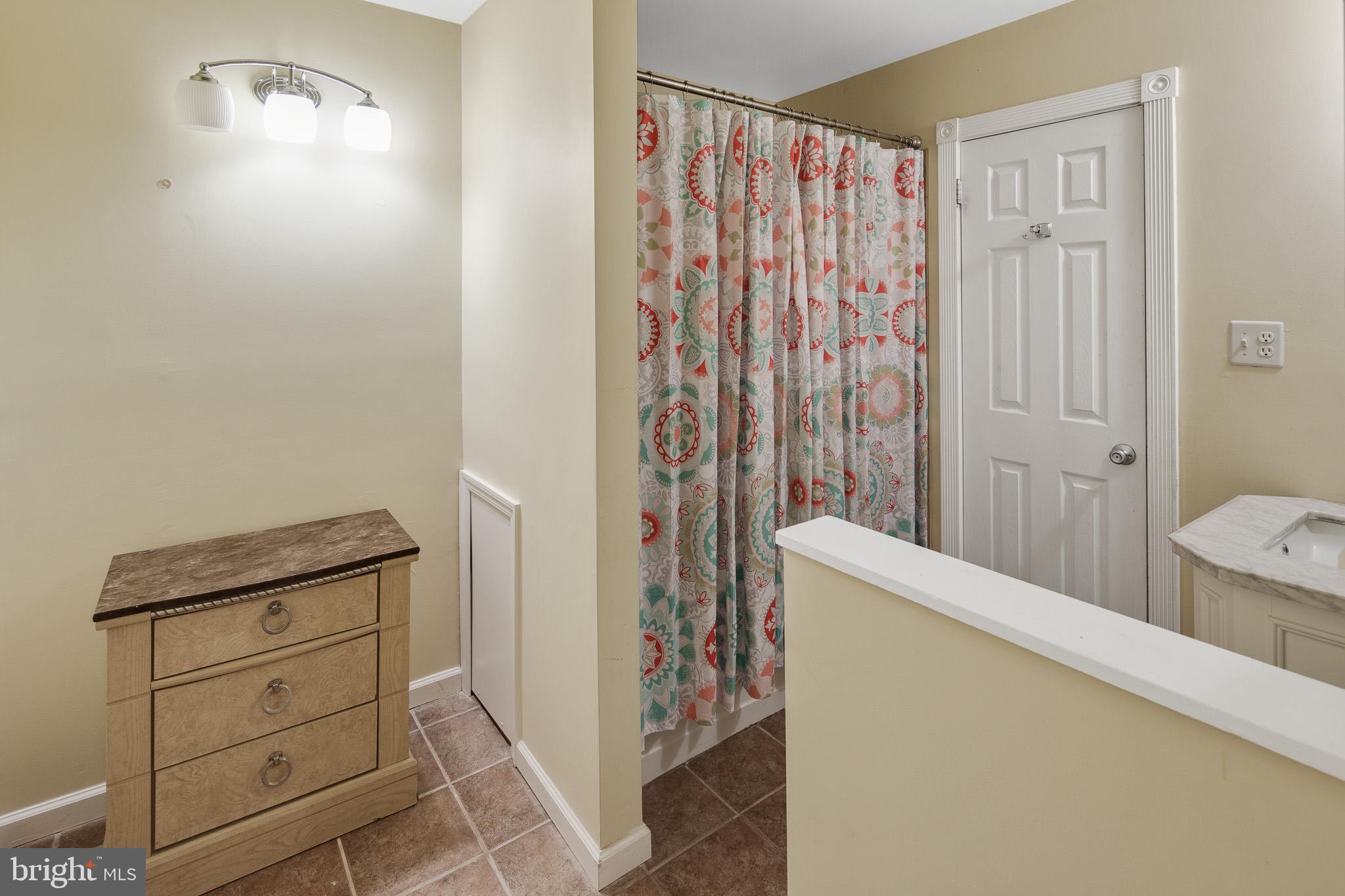 25 North Hill Drive Westampton, NJ 08060 - Photo 11 of 29 Full Bathroom