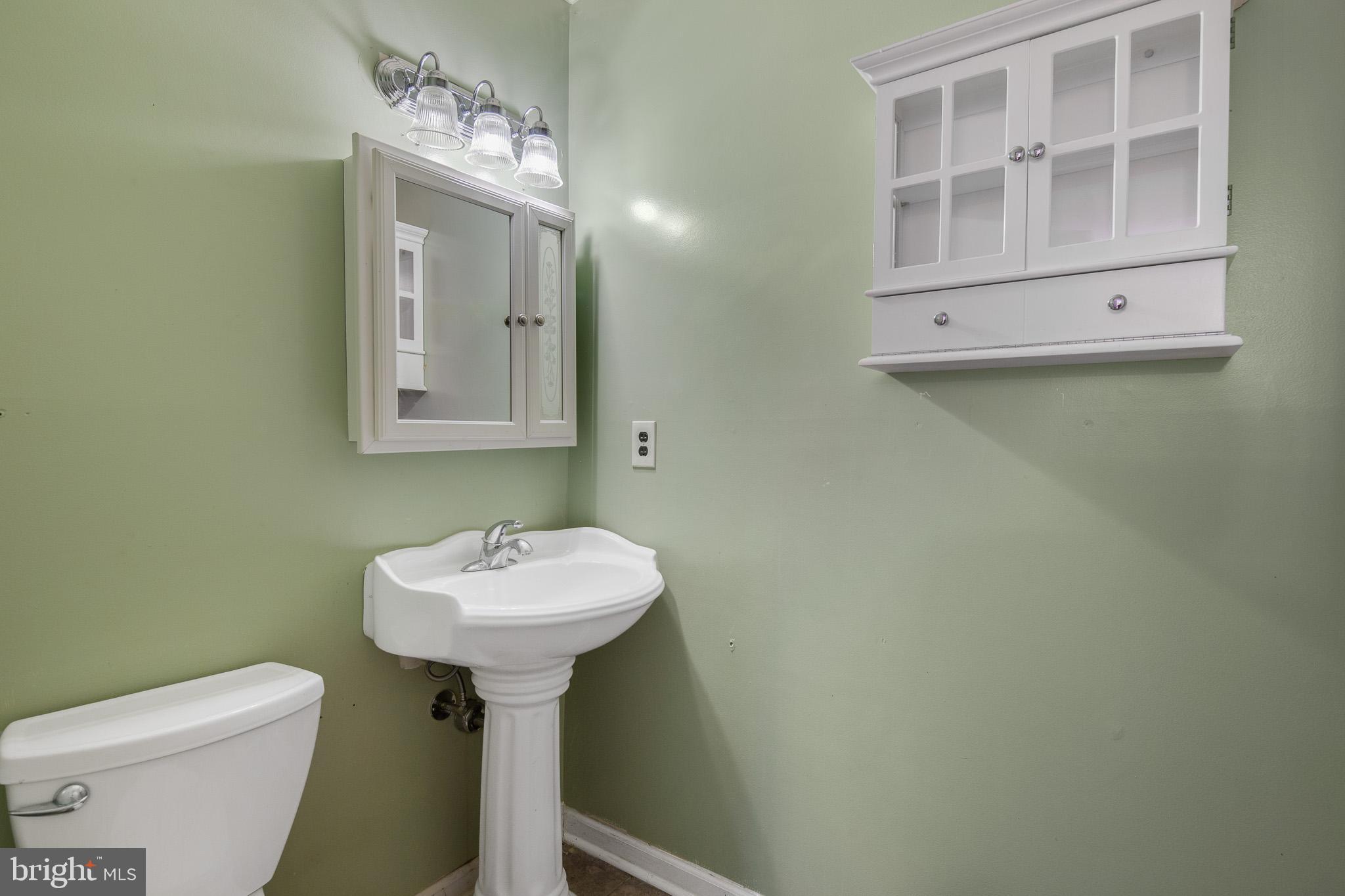 25 North Hill Drive Westampton, NJ 08060 - Photo 20 of 29 Powder Room