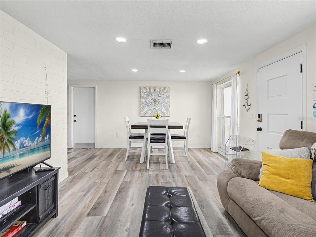 3142 Pinon Drive Holiday, FL 34691 - Photo 4 of 24