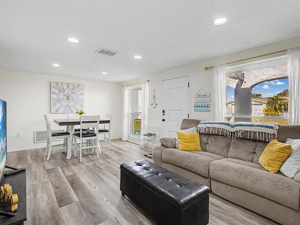 3142 Pinon Drive Holiday, FL 34691 - Photo 5 of 24