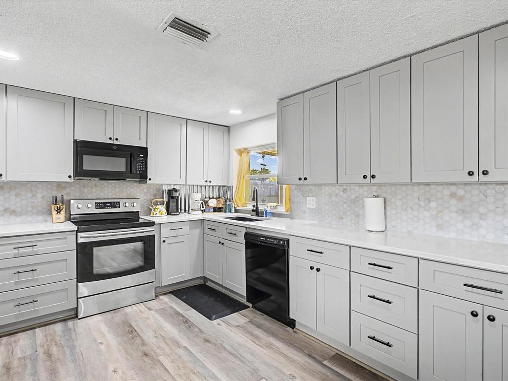 3142 Pinon Drive Holiday, FL 34691 - Photo 9 of 24