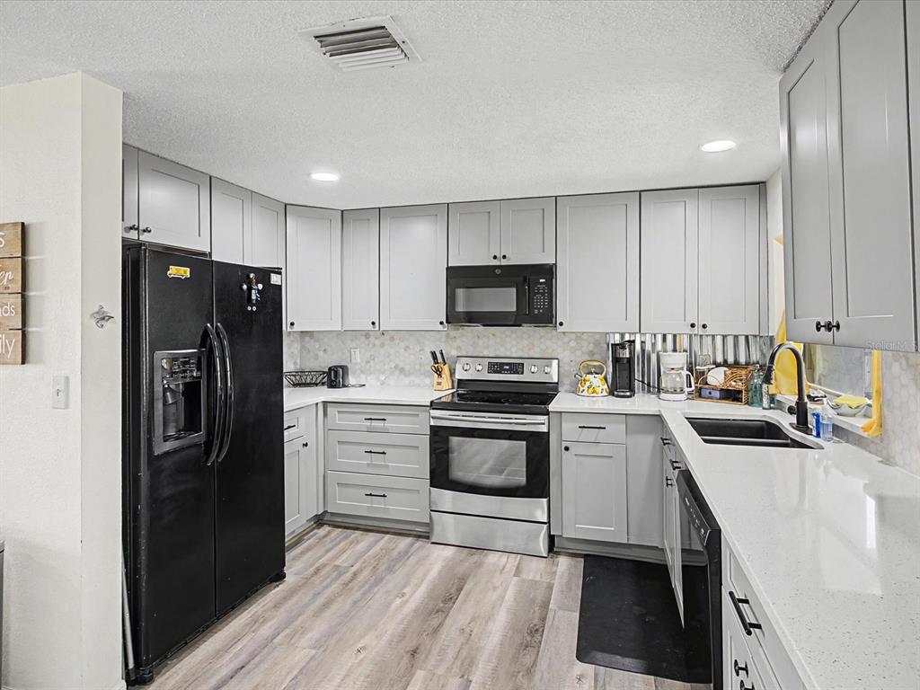 3142 Pinon Drive Holiday, FL 34691 - Photo 10 of 24