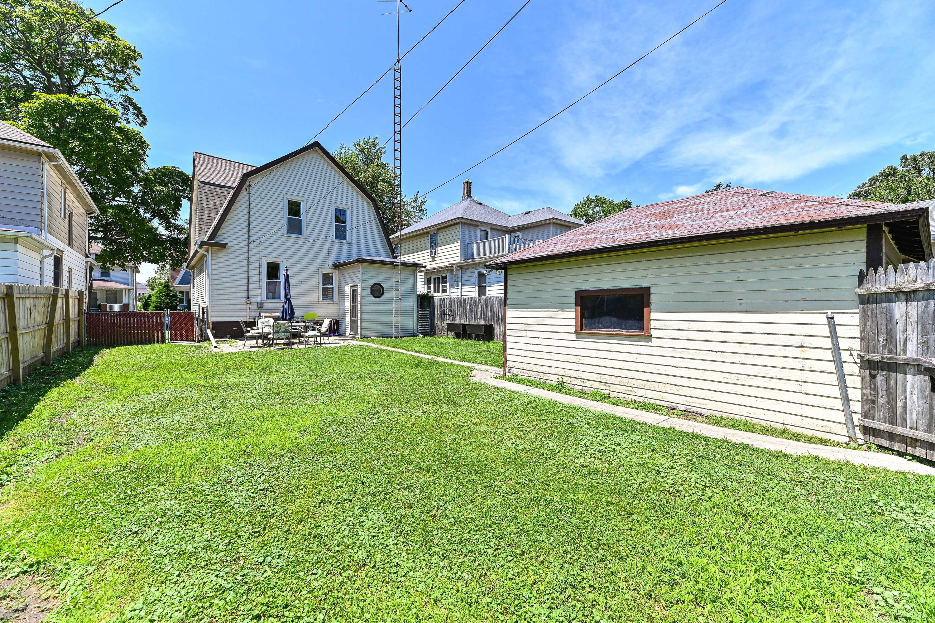 1529 Flett Avenue Racine, WI 53405 - Photo 31 of 33 Flett-33
