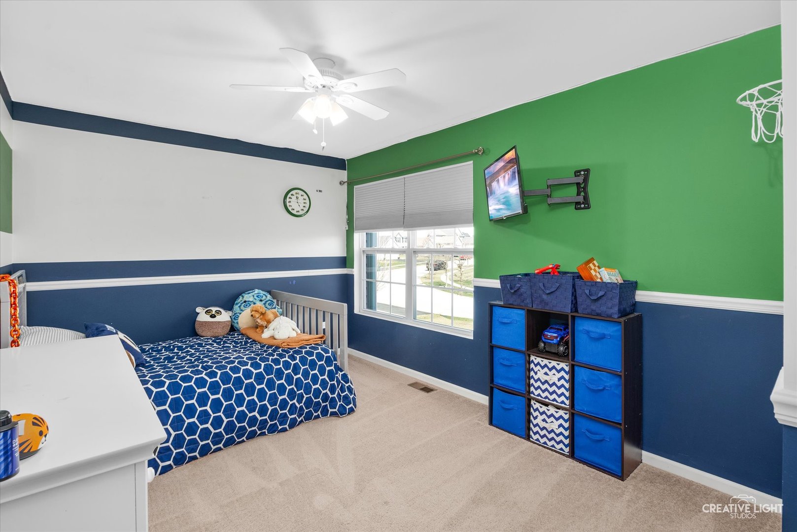 1615 Seward Road Joliet, IL 60431 - Photo 14 of 31 a living room with furniture