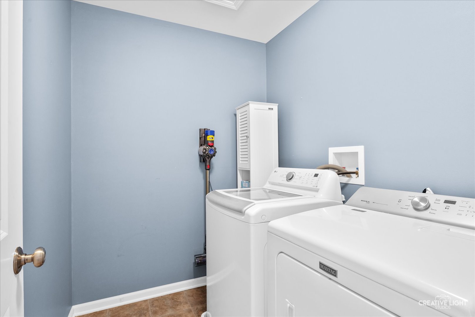 1615 Seward Road Joliet, IL 60431 - Photo 17 of 31 a utility room with dryer and washer
