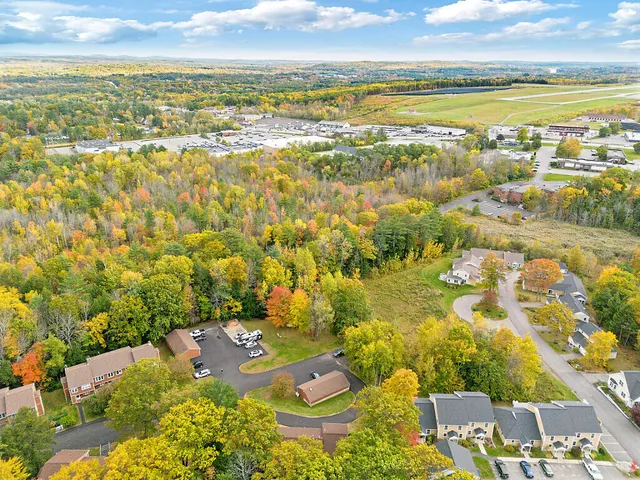 $249,900 | 13 Lincoln Woods Lane, Unit 13, Waterville, ME 04901