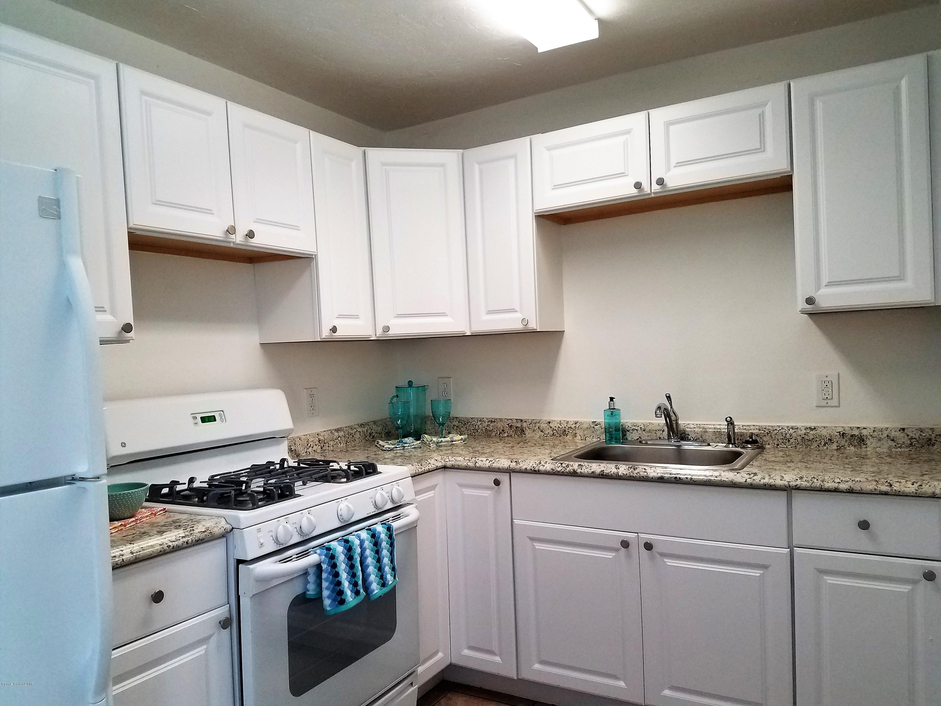 2923 Tropic Road Melbourne, FL 32935 - Photo 3 of 19 Kitchen