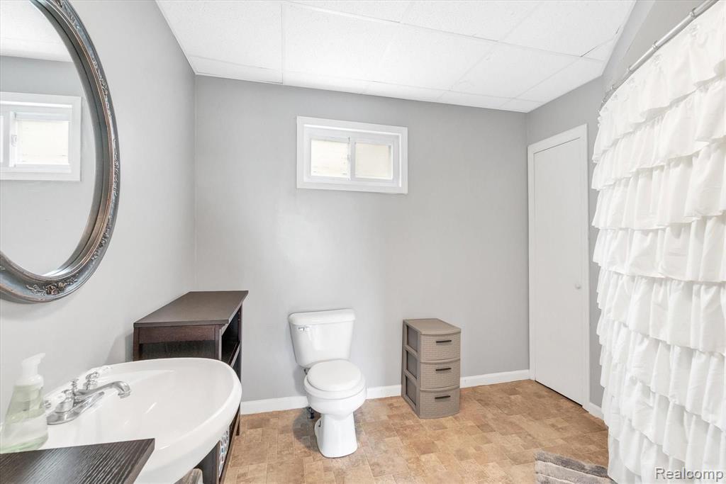 4715 Eagle Road Highland, MI 48356 - Photo 14 of 35