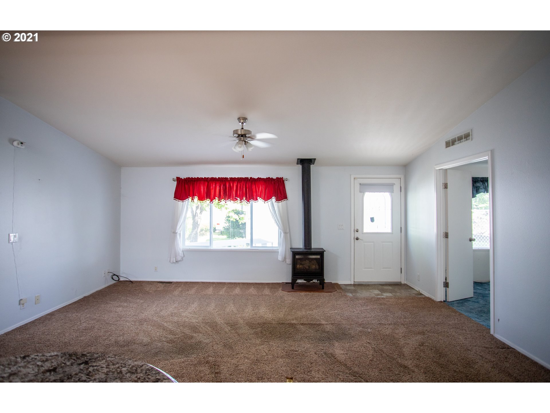 2425 Maia Loop Springfield, OR 97477 - Photo 7 of 17