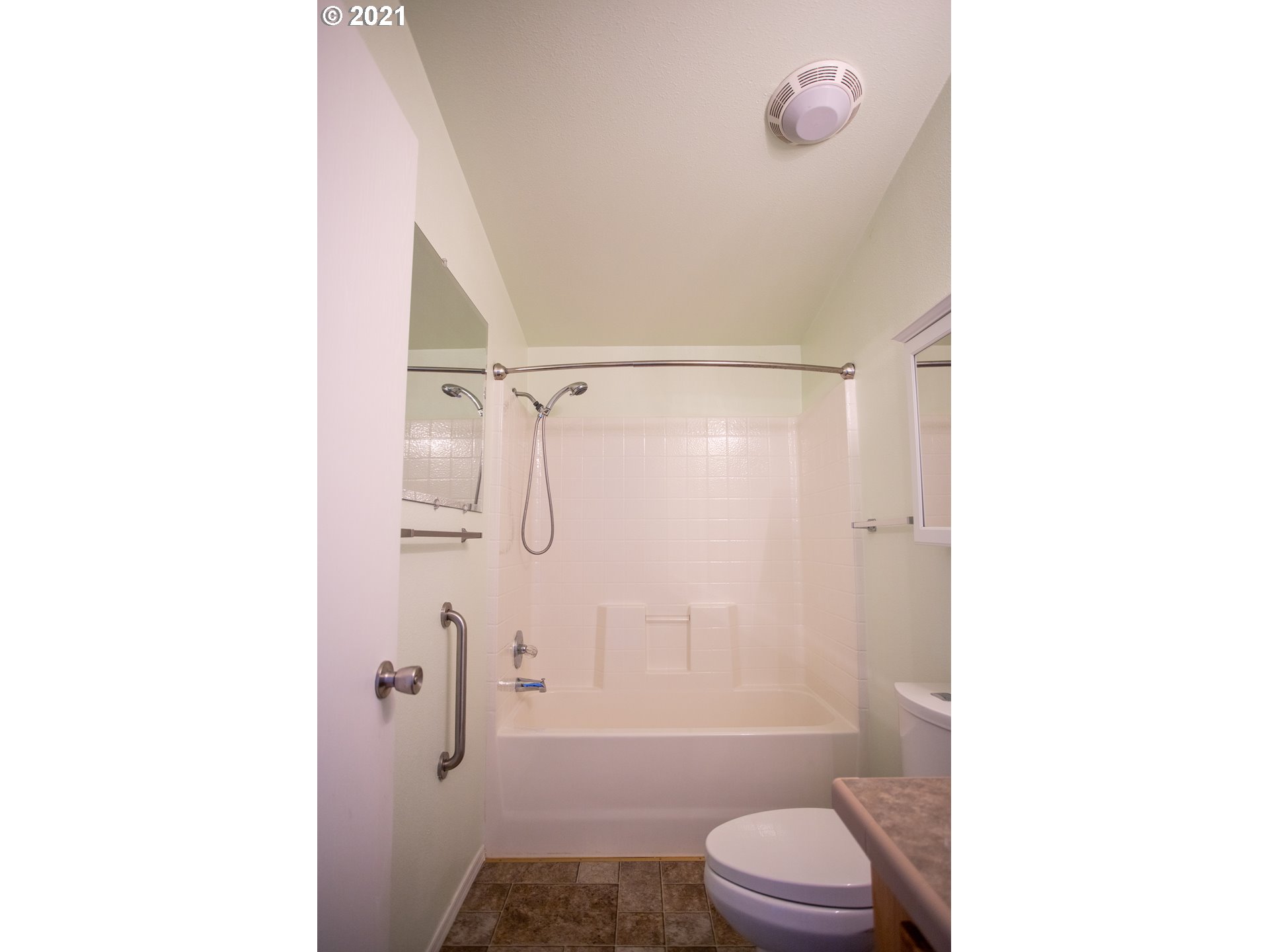 2425 Maia Loop Springfield, OR 97477 - Photo 8 of 17