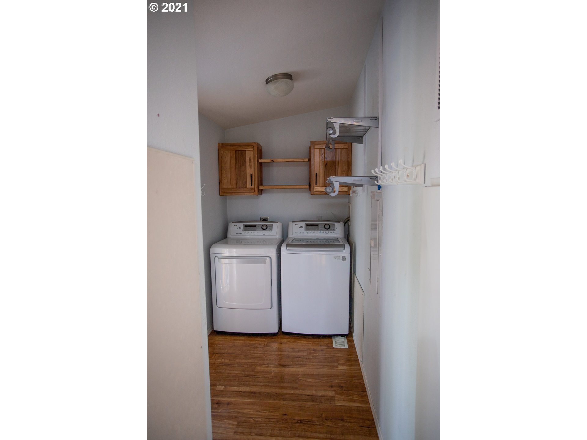 2425 Maia Loop Springfield, OR 97477 - Photo 9 of 17