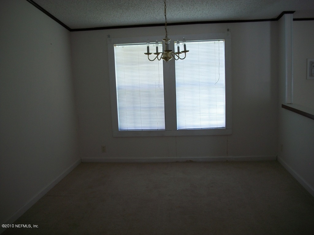85139 Jamie Road Yulee, FL 32097 - Photo 3 of 5 dining