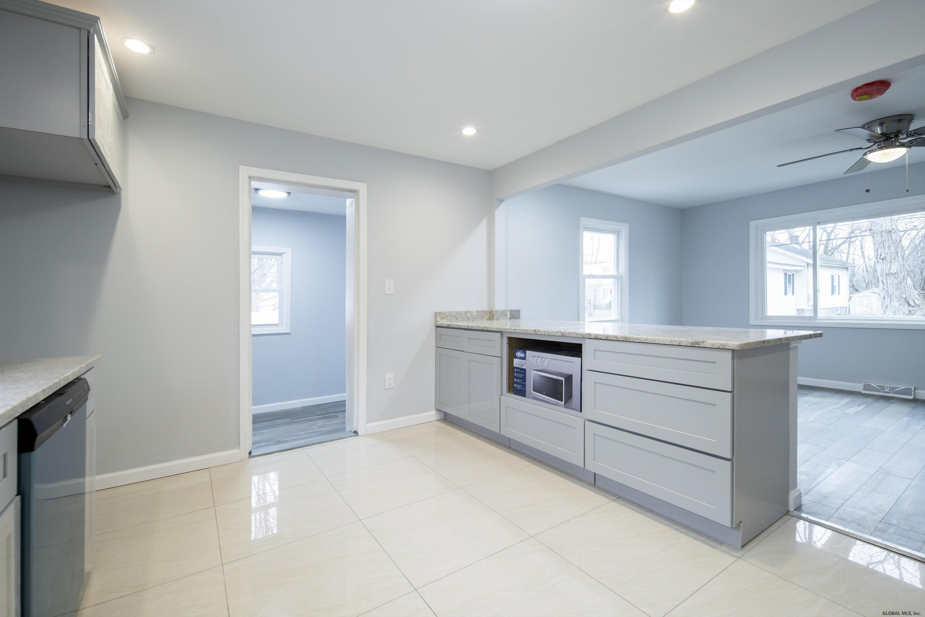 66 Fonda Road Colonie, NY 12047 - Photo 4 of 38 Photo 4