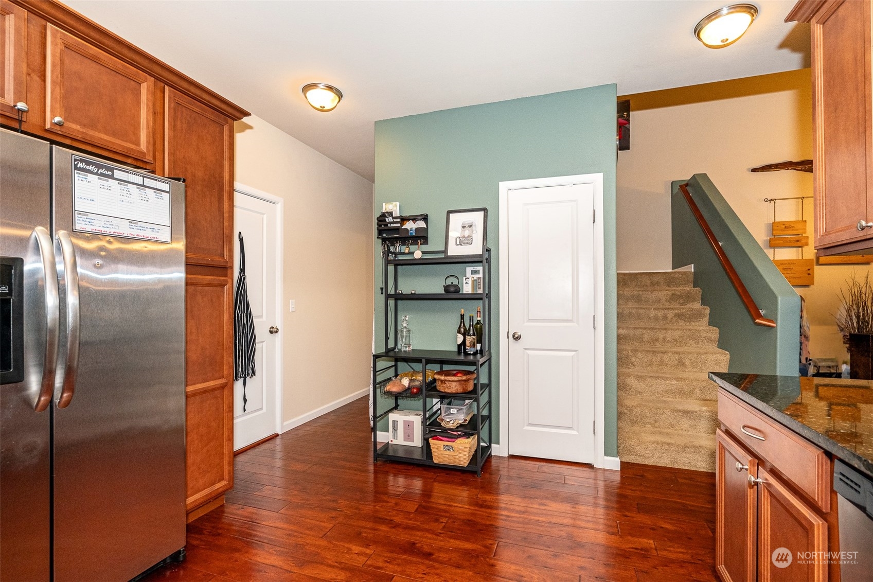 633 Kaiser Road Southwest Olympia, WA 98502 - Photo 4 of 33 Gallery Image 4