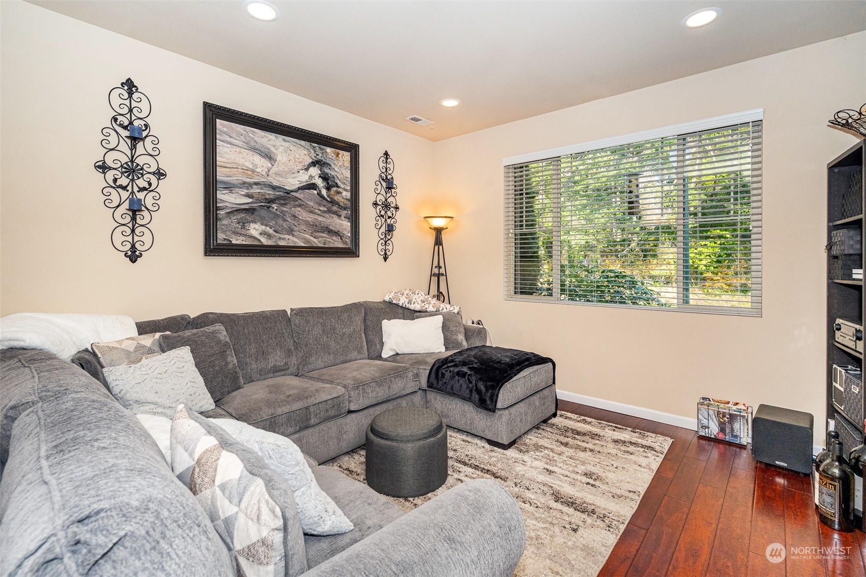 633 Kaiser Road Southwest Olympia, WA 98502 - Photo 9 of 33 Gallery Image 9