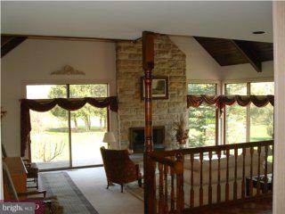 1335 Dell Road Norristown, PA 19403 - Photo 3 of 6 Gallery Image 3