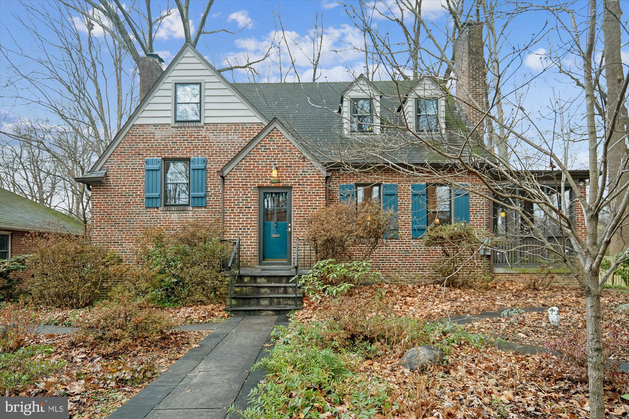 9220 Manchester Road Silver Spring, MD 20901 - Photo 2 of 57 Over 3000 sf, 5-level home with 4BR, 3FB.