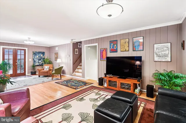 $1,100,000 | 9220 Manchester Road, Silver Spring, MD 20901