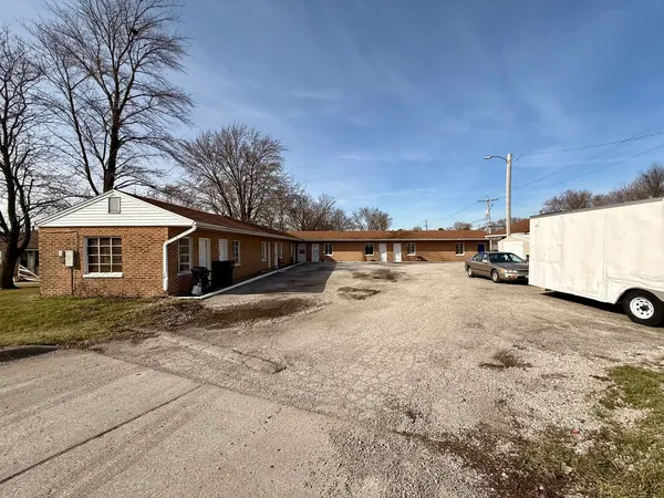 $189,000 | 901 Highway 10, Clinton, IL 61727