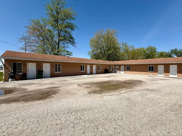 $189,000 | 901 Highway 10, Clinton, IL 61727