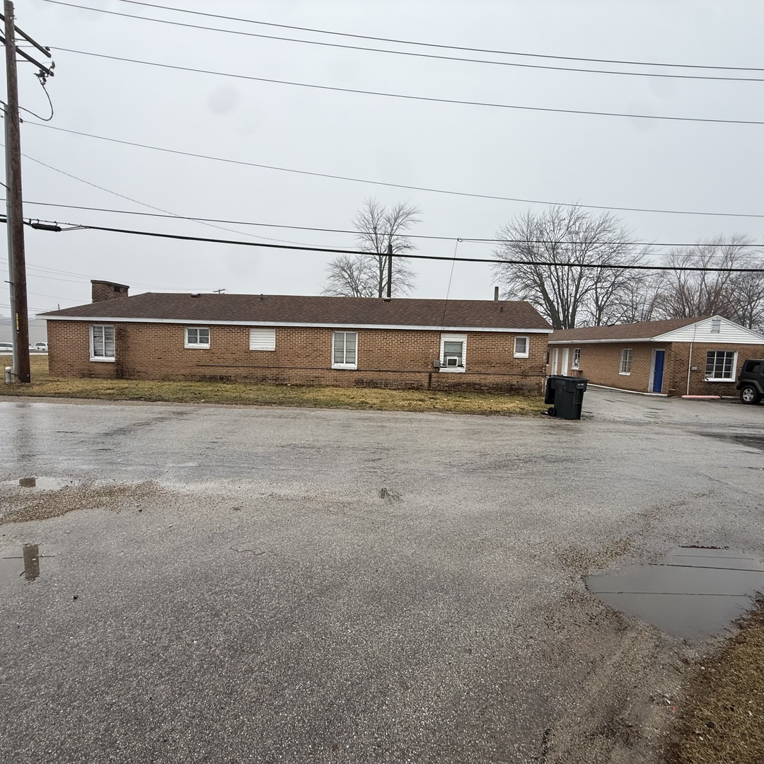 901 Highway 10 Clinton, IL 61727 - Photo 7 of 10