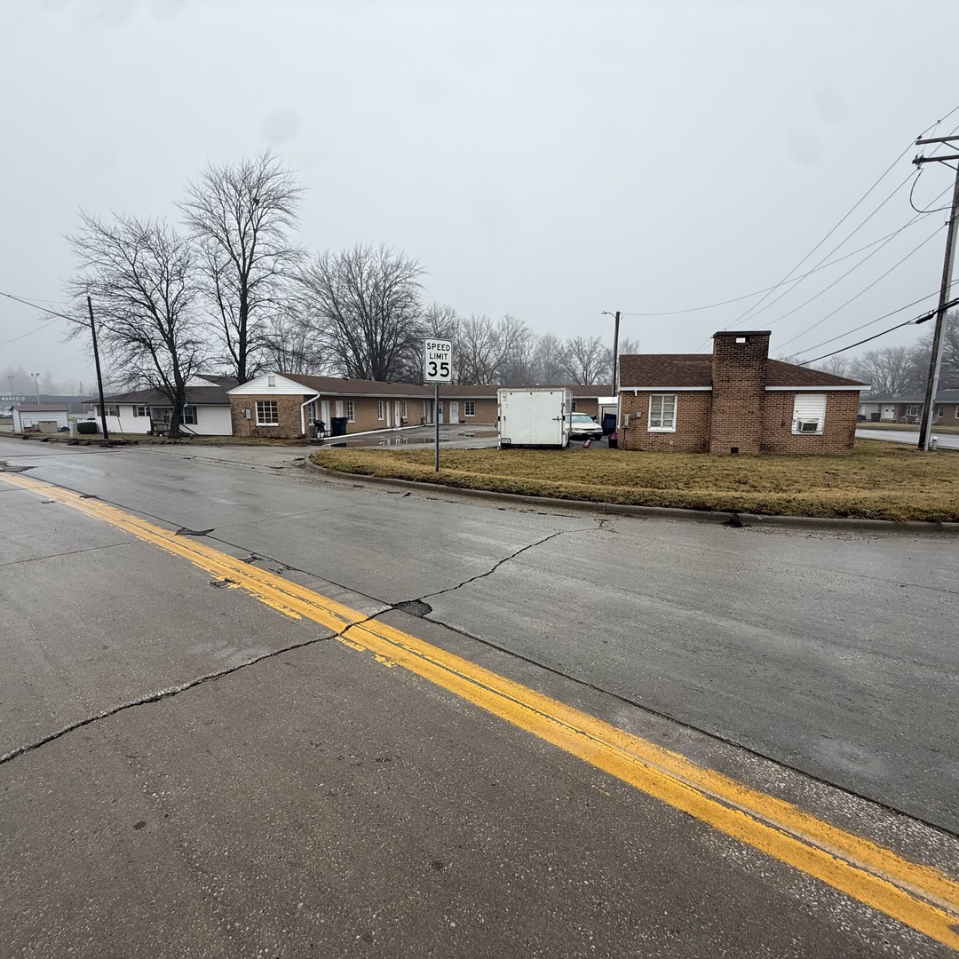 901 Highway 10 Clinton, IL 61727 - Photo 8 of 10