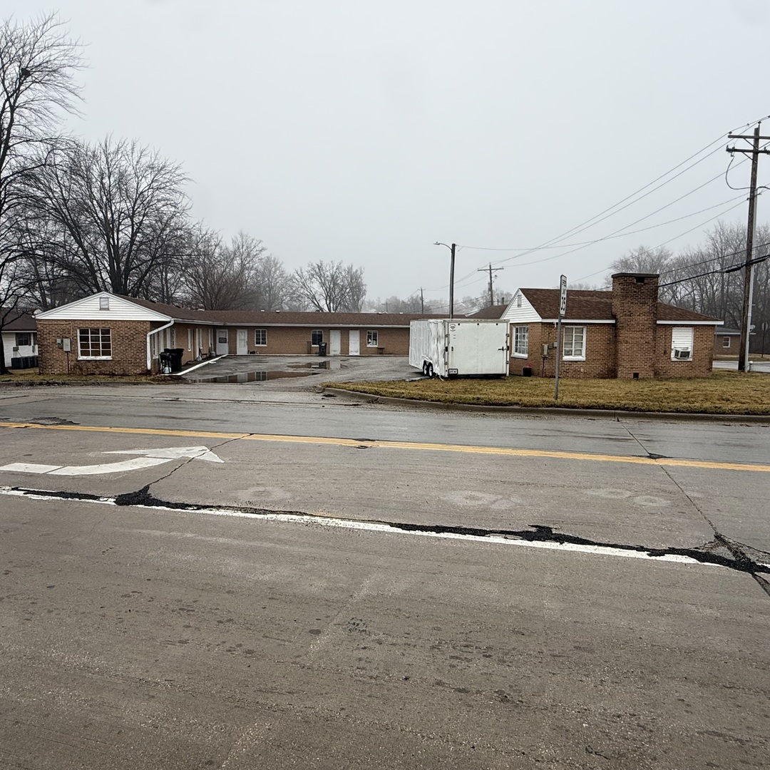 901 Highway 10 Clinton, IL 61727 - Photo 10 of 10