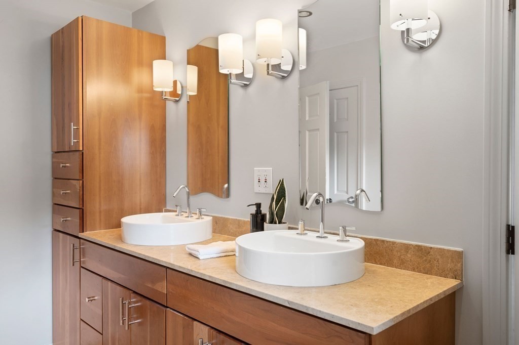 89 Cedar Road North Medford, MA 02155 - Photo 15 of 26