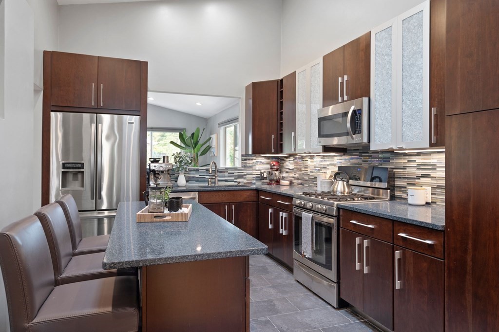 89 Cedar Road North Medford, MA 02155 - Photo 4 of 26