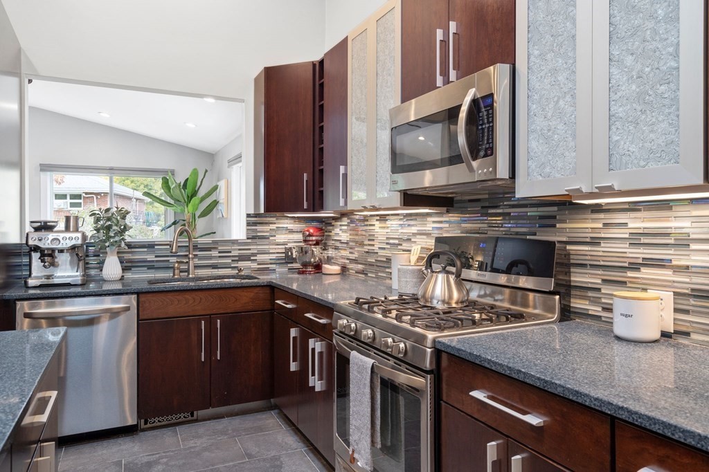 89 Cedar Road North Medford, MA 02155 - Photo 5 of 26