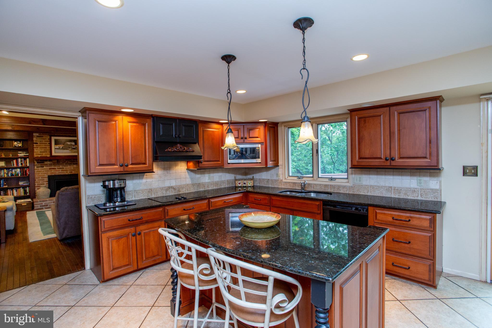 950 Camelot Road Furlong, PA 18925 - Photo 11 of 106