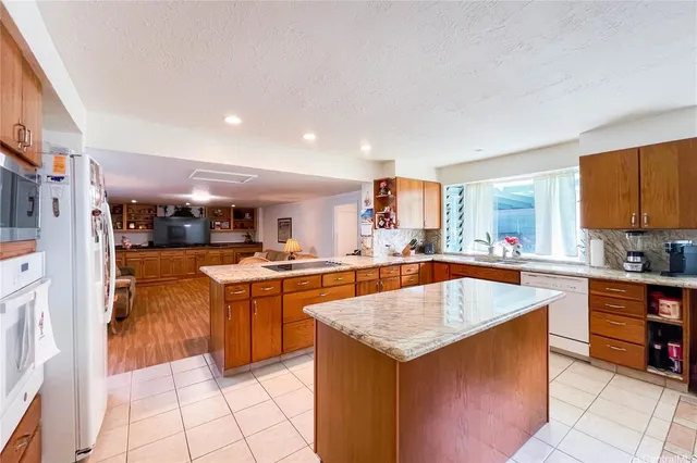 $2,600,000 | 673 North Kalaheo Avenue, Kailua, HI 96734