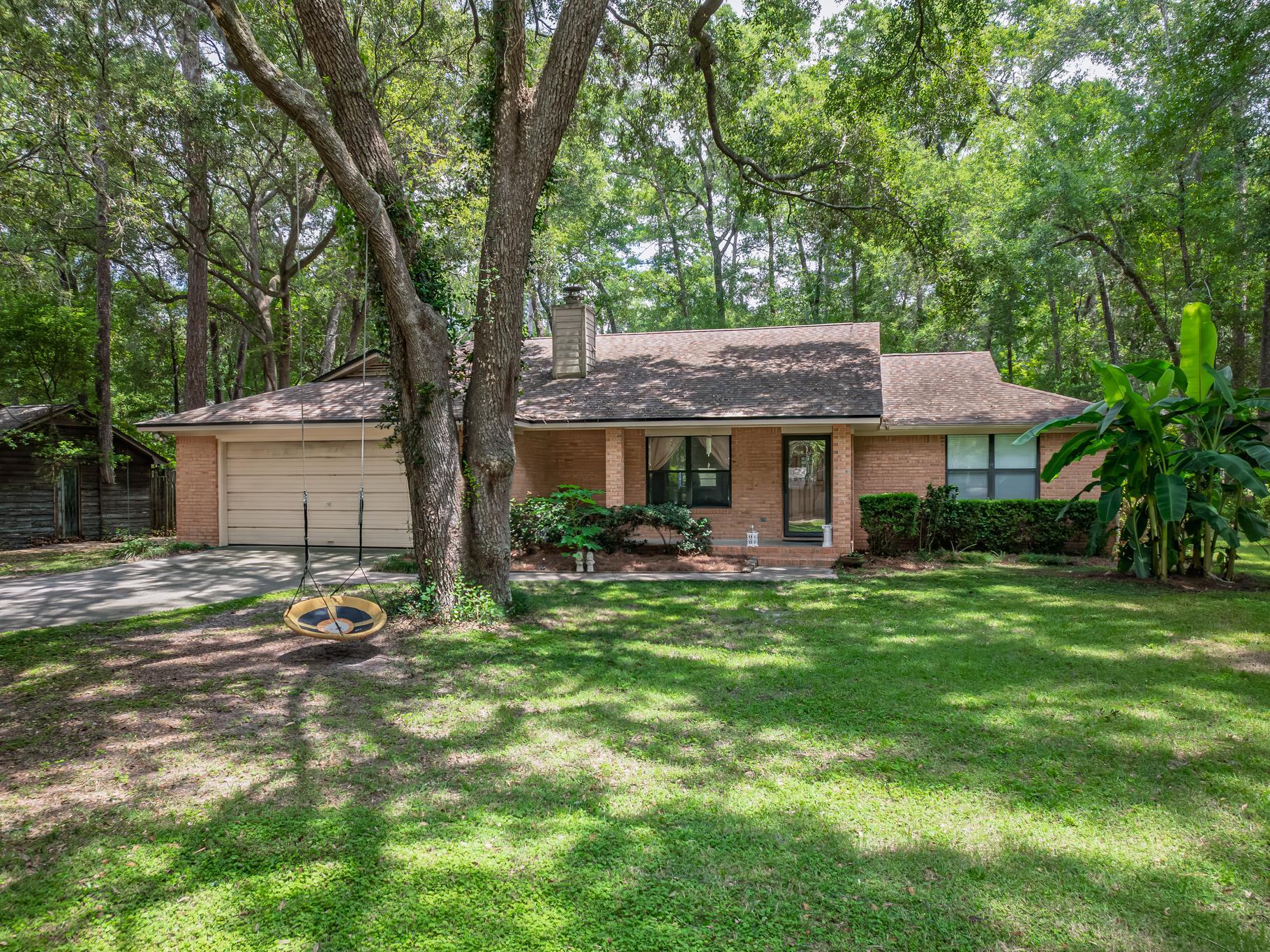 1792 Folkstone Road Tallahassee, FL 32312 - Photo 4 of 42 Gallery Image 4