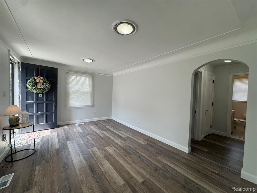2452 Earlmont Road Berkley, MI 48072 - Photo 2 of 23 Gallery Image 2