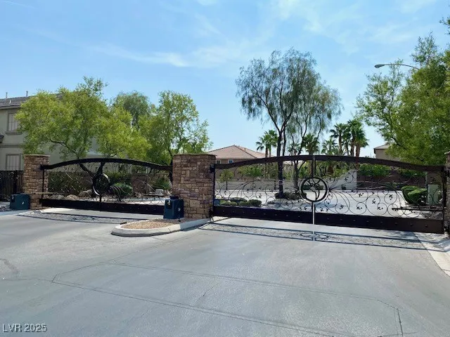 $1,995 | 9728 North Fast Elk Street, Las Vegas, NV 89143