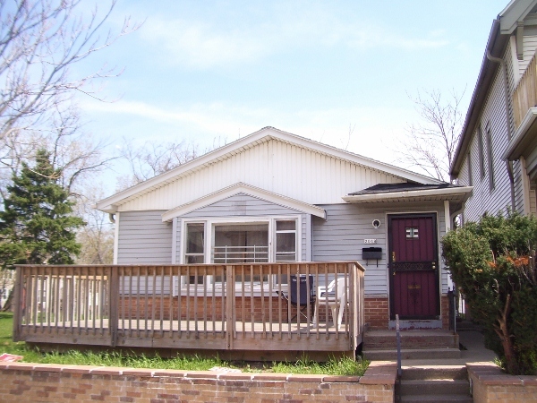2048 North 35th Street Milwaukee, WI 53208 - Photo 1 of 1 Front
