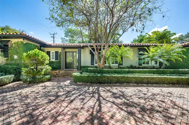 $3,850,000 | 612 Catalonia Avenue, Coral Gables, FL 33134