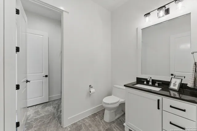 $1,249,000 | 321 Bentwood Drive, Spring Branch, TX 78070