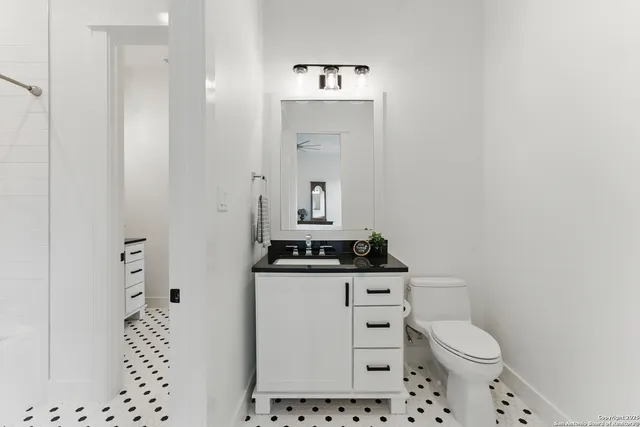 $1,249,000 | 321 Bentwood Drive, Spring Branch, TX 78070