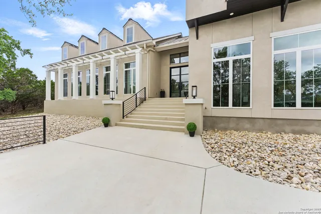 $1,249,000 | 321 Bentwood Drive, Spring Branch, TX 78070
