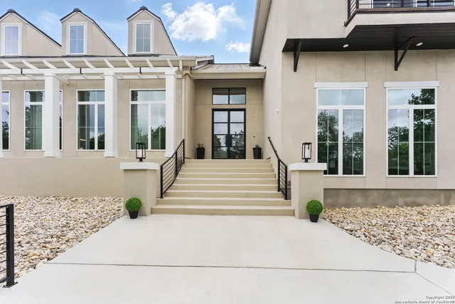 $1,249,000 | 321 Bentwood Drive, Spring Branch, TX 78070