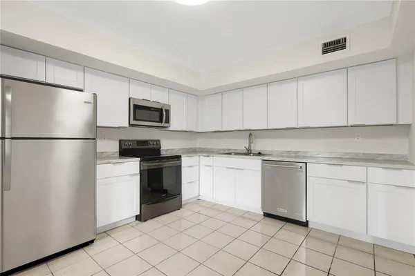 $2,400 | 3940 Inverrary Boulevard, Lauderhill, FL 33319