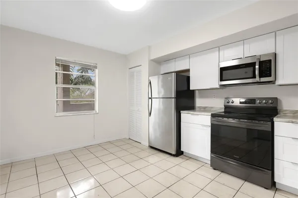 $2,400 | 3940 Inverrary Boulevard, Lauderhill, FL 33319