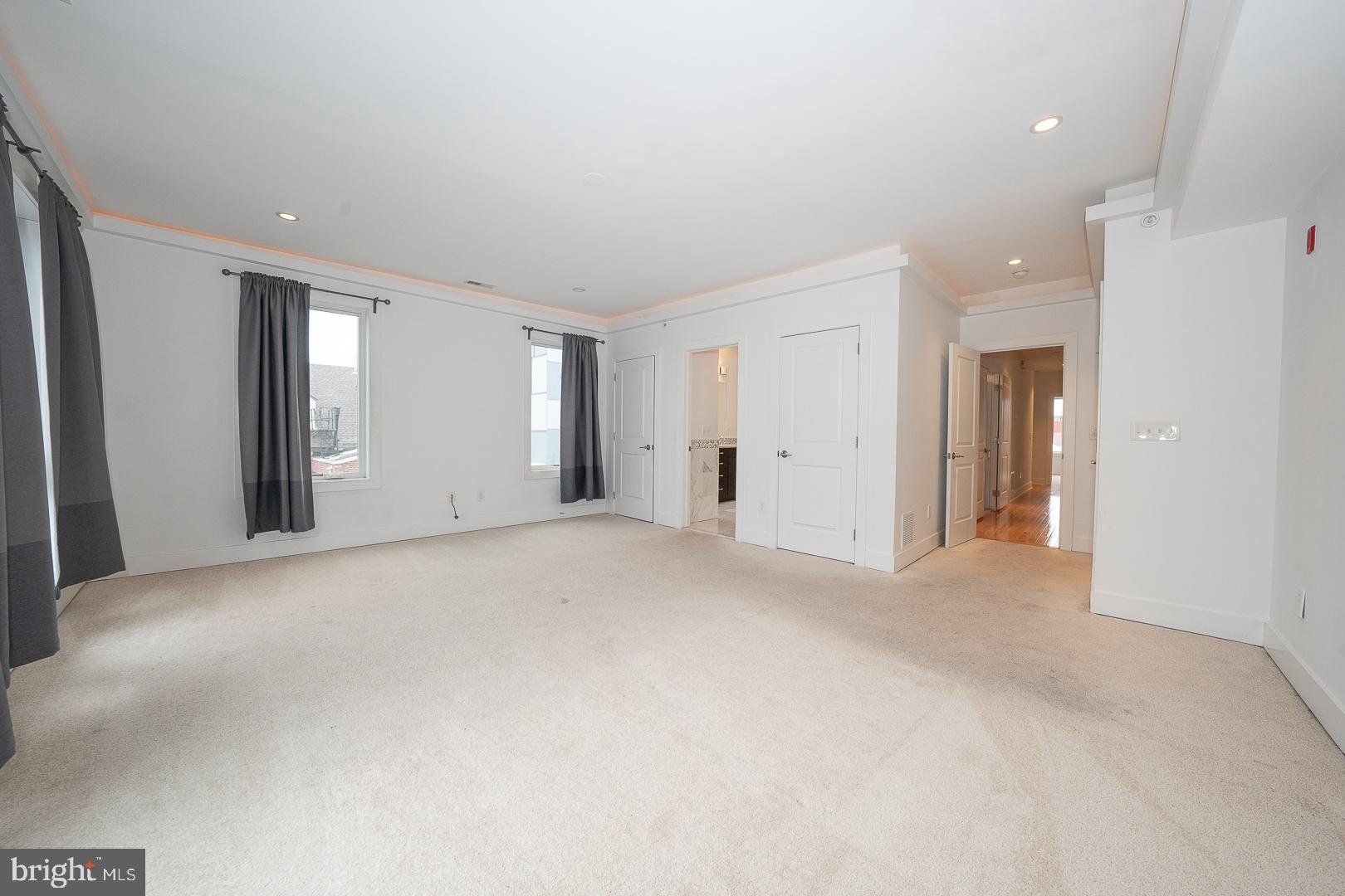 110 Naudain Street, Unit 4 Philadelphia, PA 19147 - Photo 31 of 48 a view of an empty room